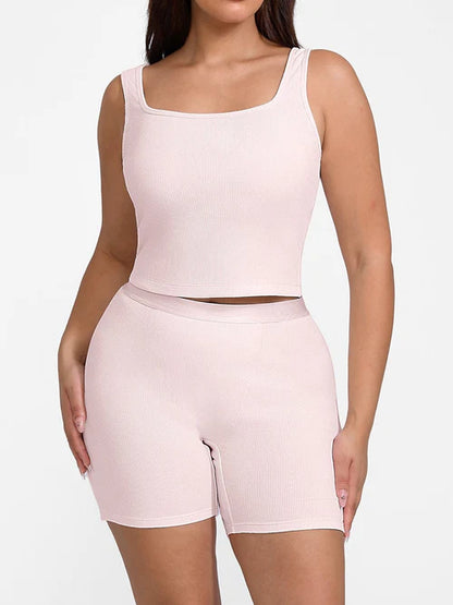 Комфортни mid-waist шорти с гладък силует