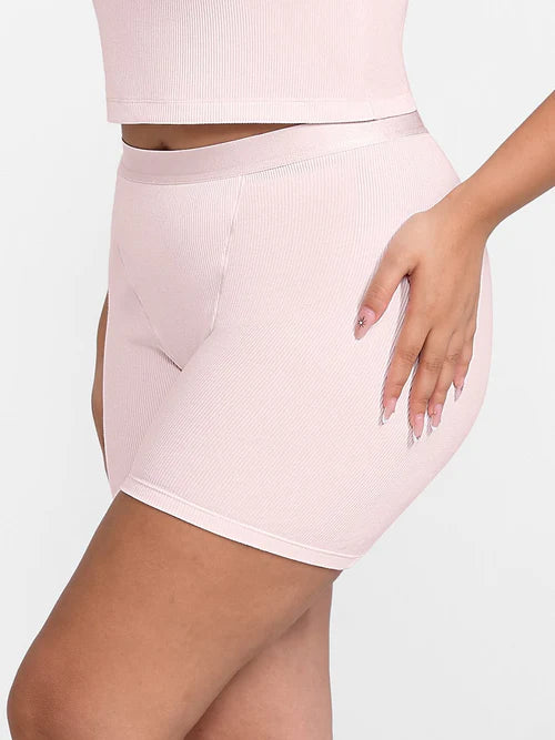 Дамски рипсени шорти с еластична кройка